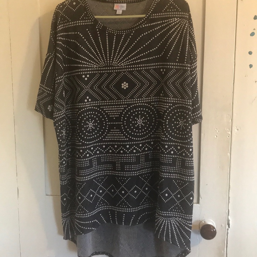 Lularoe Dot Design Irma Shirt
